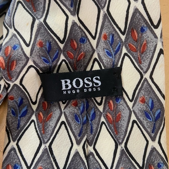 Men! Hugo Boss 100% Silk Tie - Picture 4 of 4